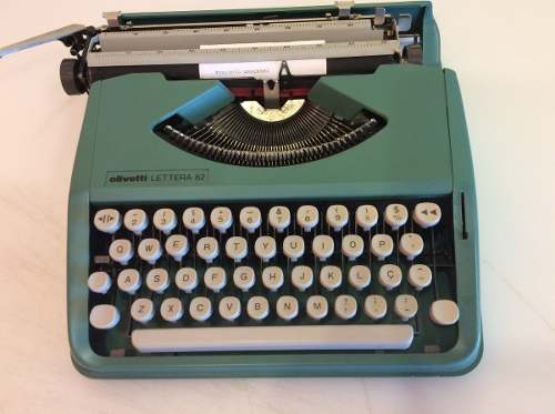 Maquina De Escrever Olivetti Lettera 82