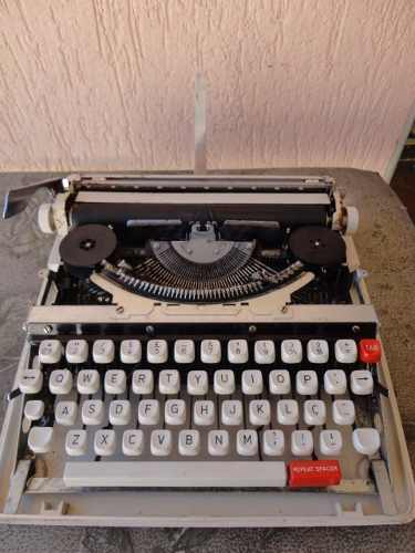 Máquina Escrever Elgin Brother De Luxe Leia Campo