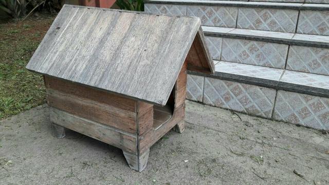 Casinha de madeira para cachorro