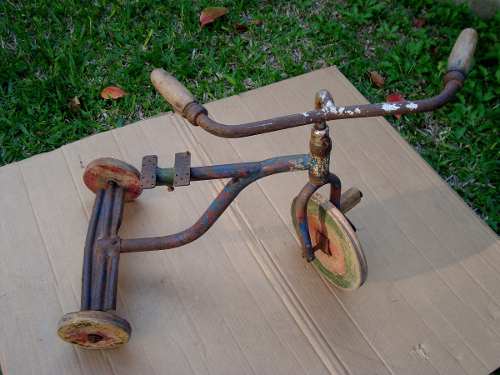 Velocípede Triciclo Antigo Rodas Madeira