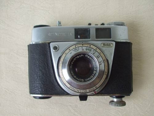 Antiga Câmera Fotográfica Kodak Retinette.