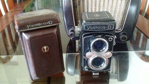 Câmera Antiga Yashica D