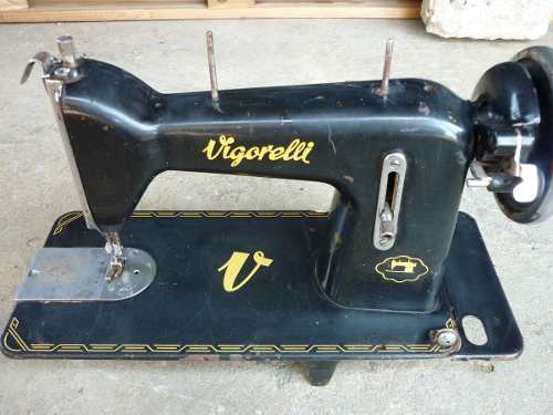 Máquina De Costura Vigorelli Antiga.