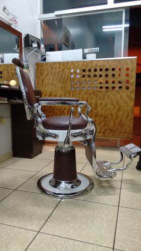 Cadeira Salão Barbeiro Cabeleireiro Ferrante - Antiga