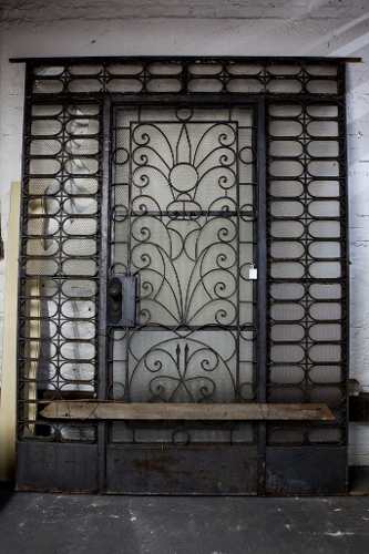 Porta/portão Antiga De Ferro Forjado E Vidro, Com Janelas