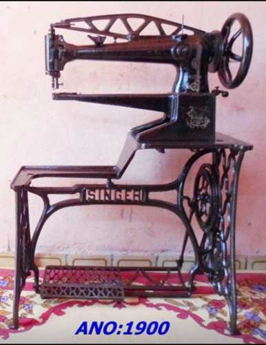 Máquina De Costura Sapateiro Muito Antiga