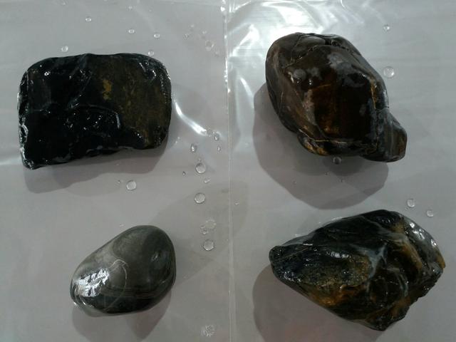 Pedras aquarios pretas medias