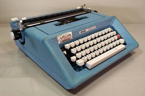 Antiga Máquina De Escrever Olivetti Studio 46 Datilografia