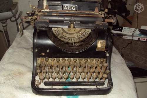 Maquina De Escrever Antiga Aeg