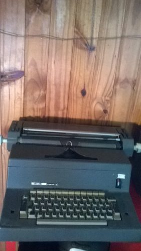 Maquina De Escrever Elétrica Olivetti Tekne3
