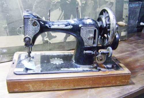 Decoração Antiga - Máquina De Costura Clemens Alemã Anos