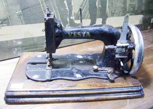 Decoração Antiga - Máquina De Costura Vesta Alemã Anos