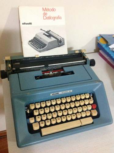 Máquina De Escrever Olivetti Studio 46 Relíquia