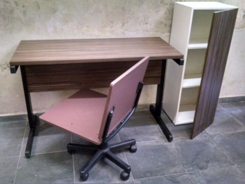 Móveis para escritório conjunto mesa armário e cadeira