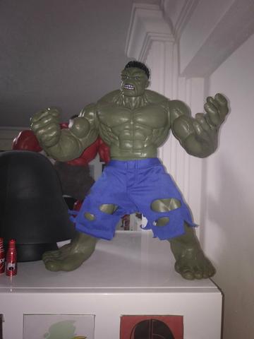 Hulk e Hulk Vermelho R$ cada
