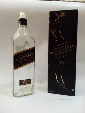 whisky chivas regal e black label | Vazlon Brasil