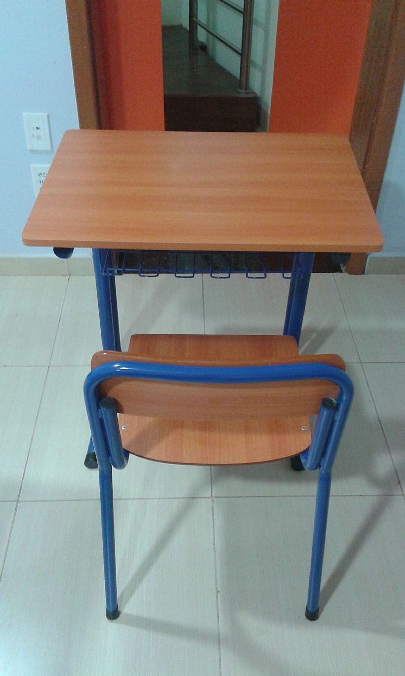 Cadeiras e mesas escolares a venda em Rio branco