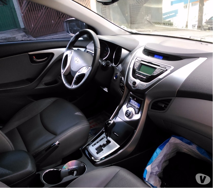 Hyundai Elantra GLS  Automático - Muito Novo