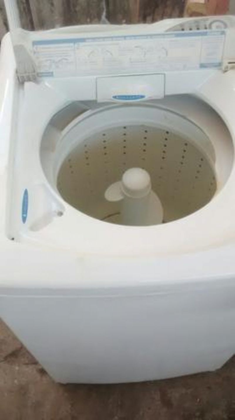 Maquina de lavar roupa cônsul 6kg semi nova