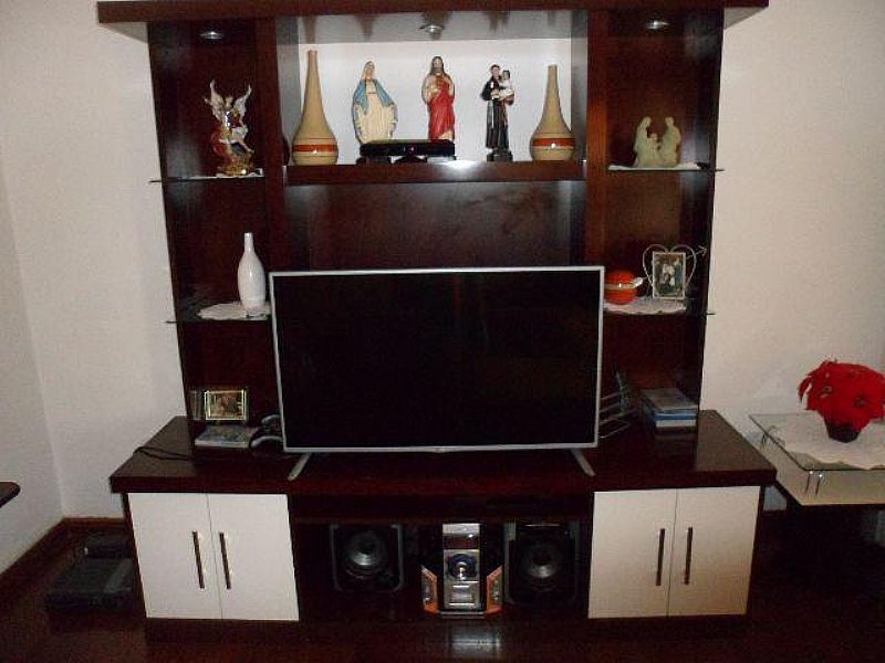 Rack para sala com iluminacao feito em mdf em bom estado