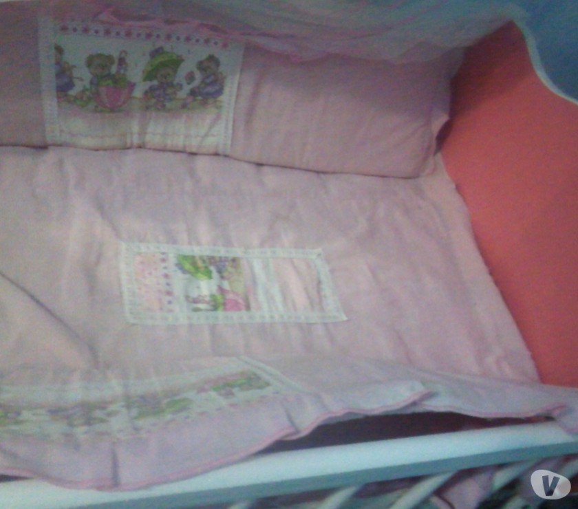 Vendo Berço Banco e Rosa,com colchão novo