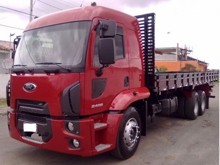 ford cargo  carroceria vermelho ano  c/leito -