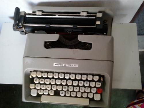 Maquina De Escrever Olivetti Lettera 35 - Funcionando