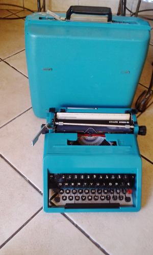 Maquina De Escrever Olivetti Studio 45