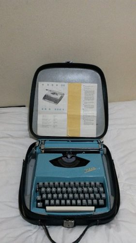 Maquina Escrever Nisa - Raridade - Com Manual