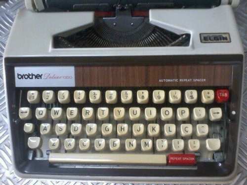 Máquina De Escrever Elgin Brother De Luxe C/manual-japonesa