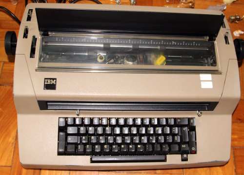 Máquina De Escrever Elétrica Ibm 196