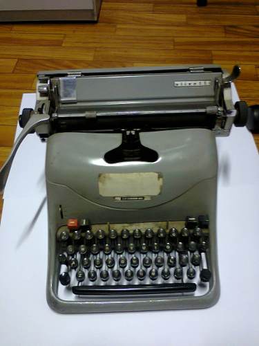 Máquina De Escrever Lexikon 80