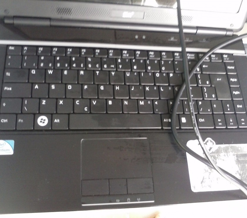 Notebook e carregador Positivo Sim  doador de peças