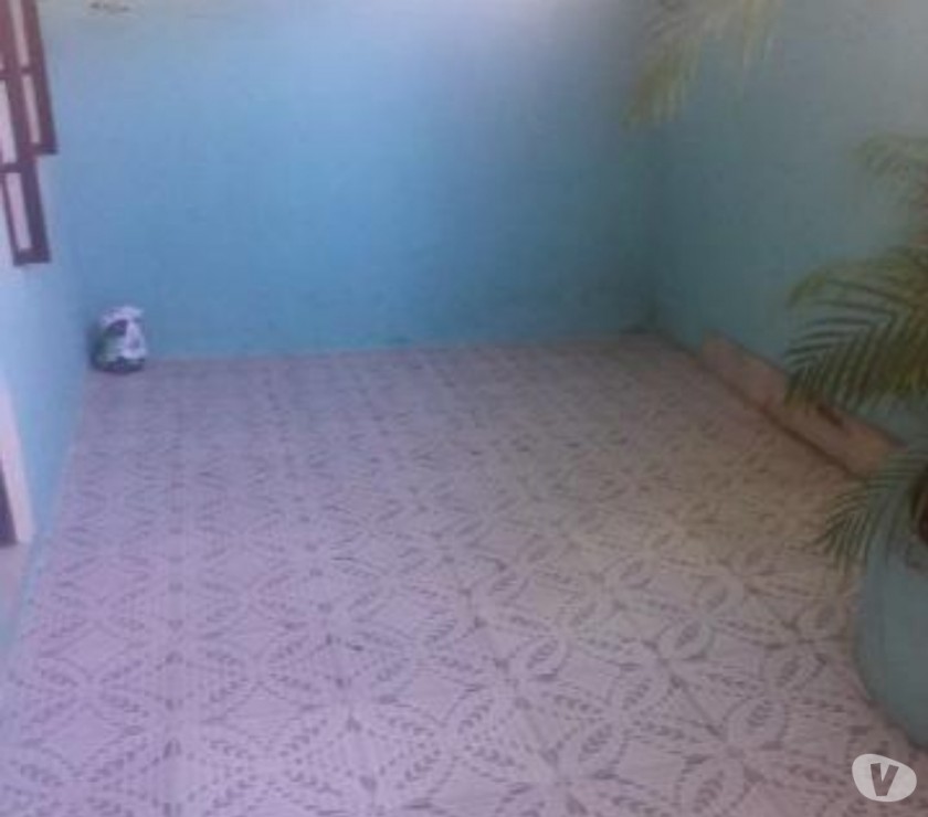 Quarto e sala, pertinho da praia em Placaford