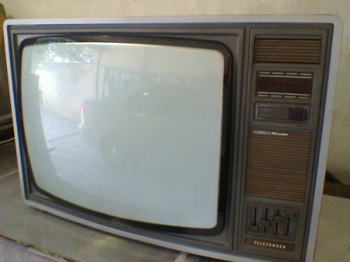 Televisor Telefunken, 26 Pol, Colorida Funcionando.