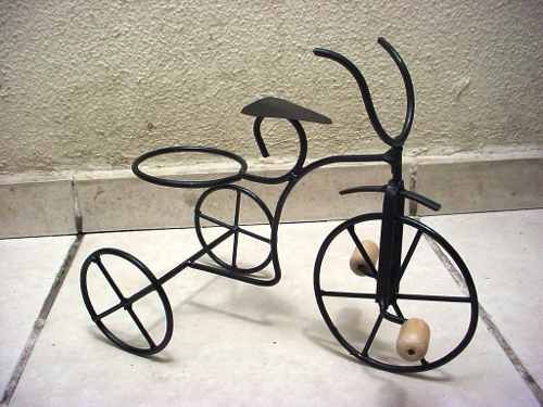 Triciclo Em Ferro Na Cor Preta Para Colocar Vaso Flores
