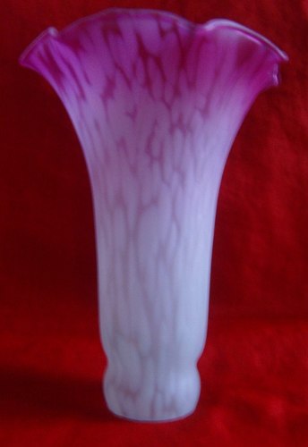 Tulipa Lirio Murano Estilo Tiffany Branca Com Aba Rosa