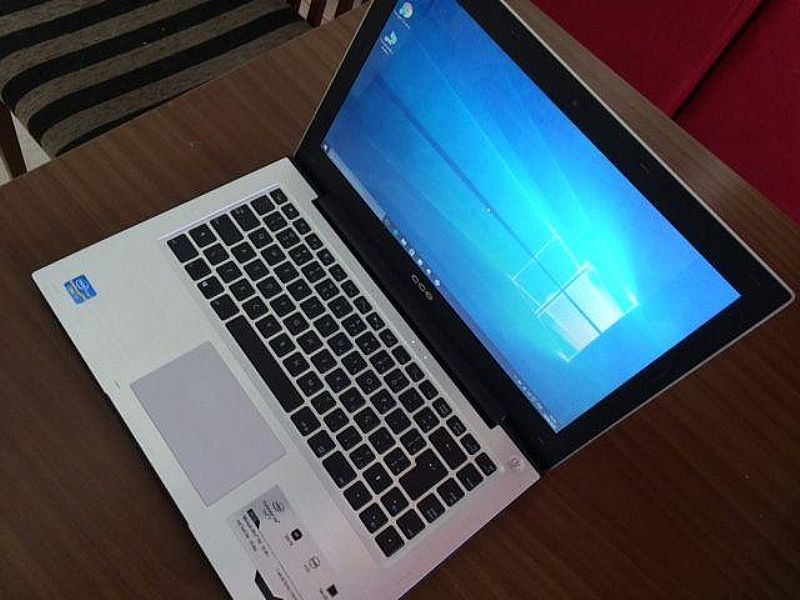 Ultrabook -cce intel i7 windows 10
