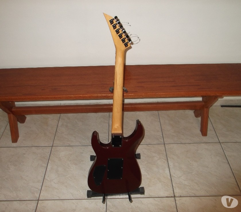 guitarra Jackson Performer com 3 captadores