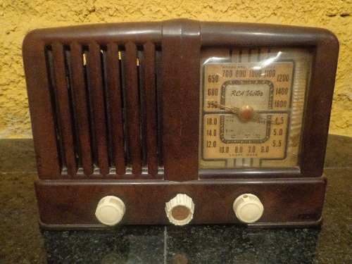 Antigo Rádio Valvulado Rca Victor Baquelite - R 