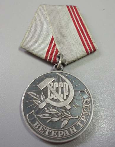 Medalha Soviética Veterano Do Trabalho Ano 