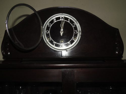 Relógio De Mesa Carrilhão Inglês Toca Westmister.