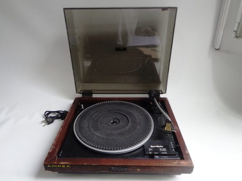 Toca Discos Antigo Marca Gradiente Modelo Garrard S-95