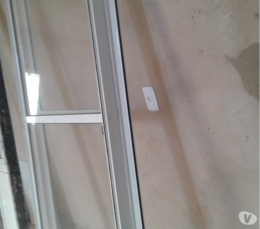 vendo porta de vidro aluminio 1,82 mts