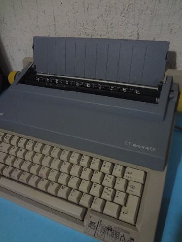 Máquina Escrever Olivetti Et Personal 55