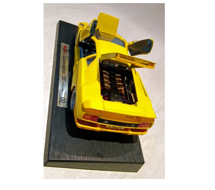 Miniatura de Lamborghini SE.- 120 -