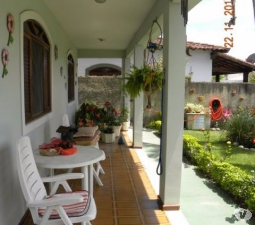 VENDO OU TROCO CASA DE 4 QUARTOS NO CENTRO DE RIO DAS OSTRAS