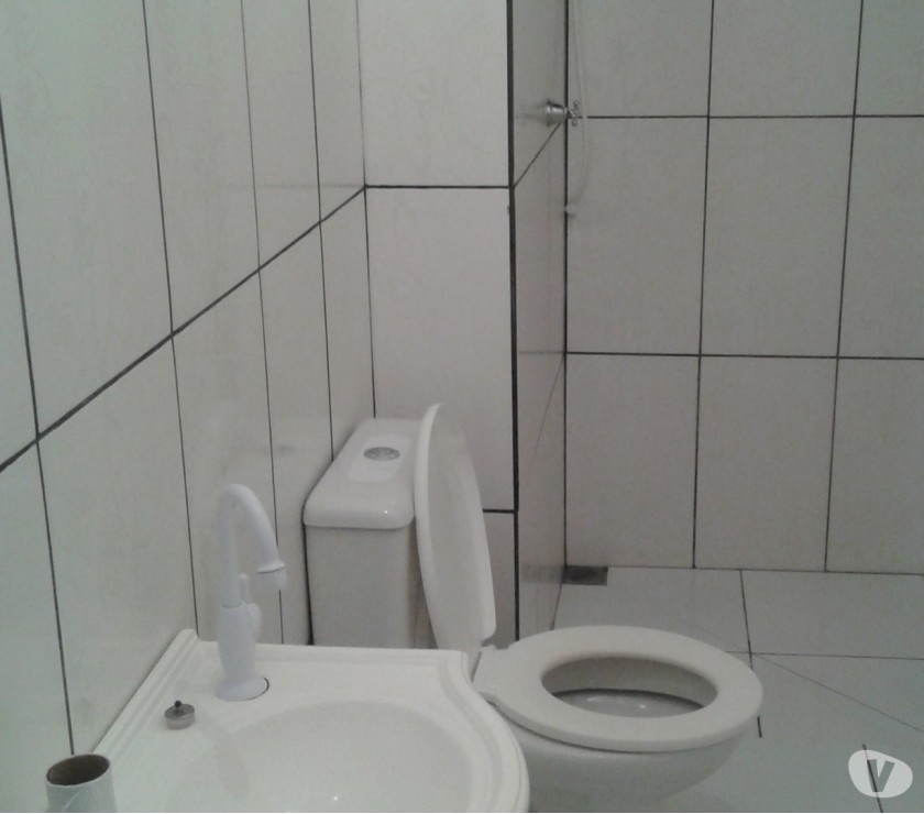 Alugo uma casa pra casal ja com moves perto fabrica renot