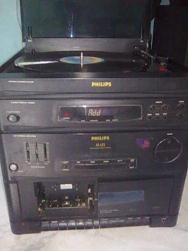 Toca Discos De Vinil,radio E Fita Cassete (funcionando)..