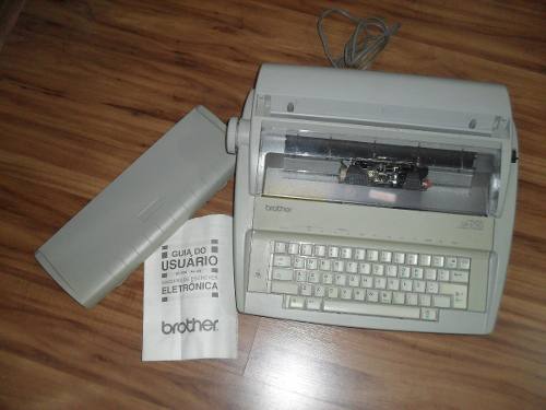 Máquina De Escrever Eletrônica Brother Gx
